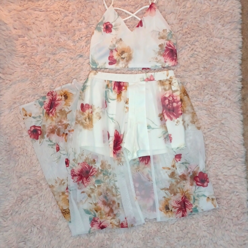 FASHION NOVA Floral 2 Piece Set (Sheer skirt with shorts & matching crop top)